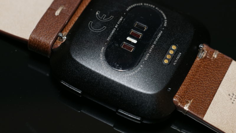 Illustration for article titled Fitbit Versa, análisis: este reloj es genial para fitness, pero le faltan apps y un GPS